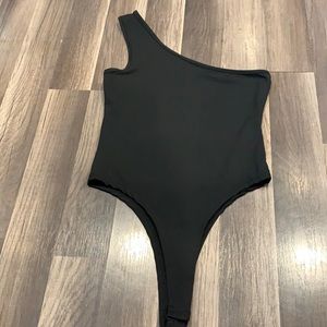 Women’s one-shoulder bodysuit